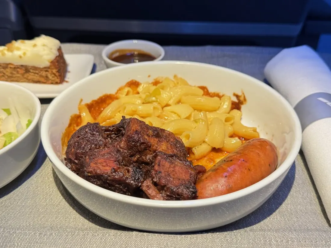 American Airlines' Pecan Lodge Brisket Is Worth Rerouting Your Flight For