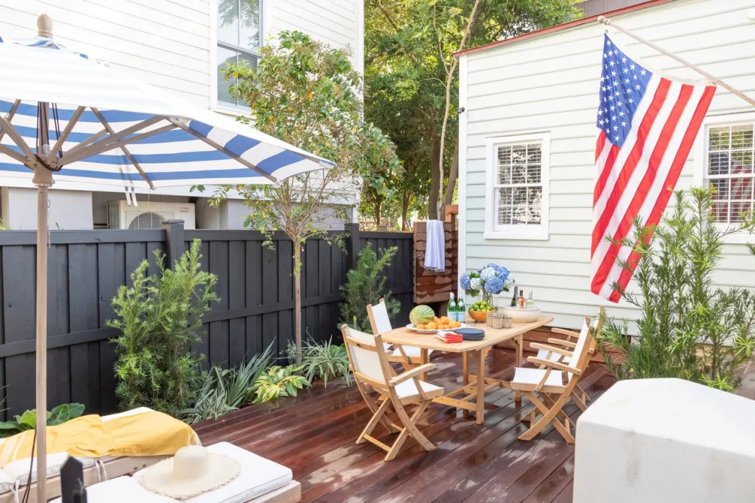 Seven Charleston Airbnbs With Porches and Fire Pits Made for Autumn