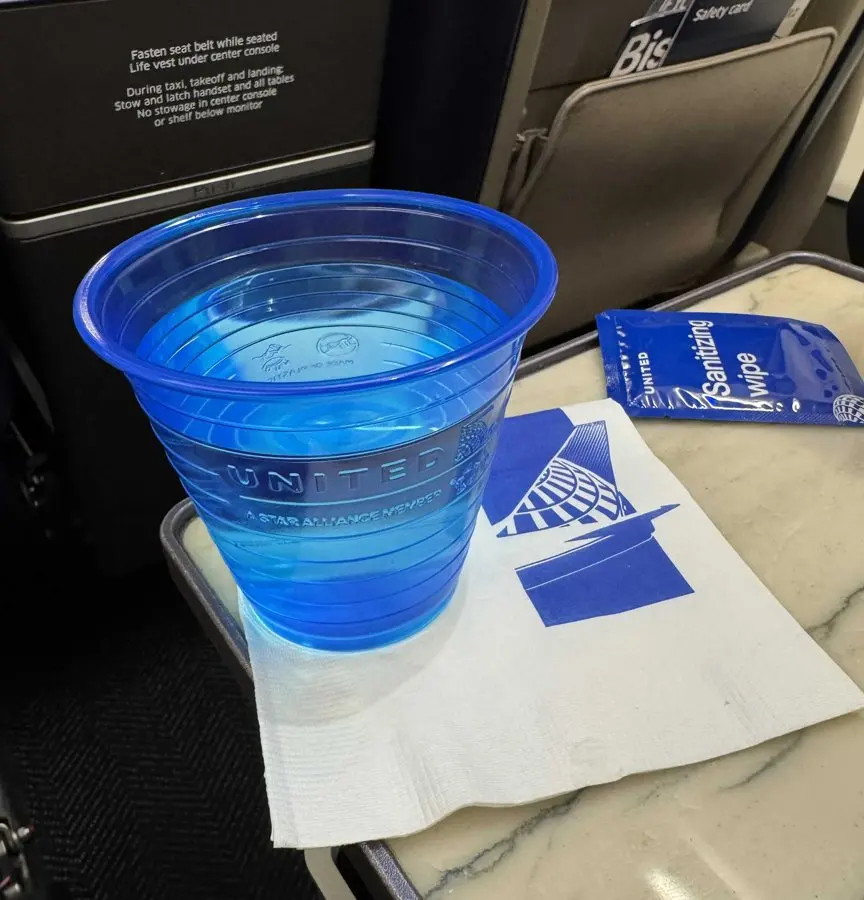 United Tightens Pre-Departure Drink Rules: Cups Now Must Go Before Pushback