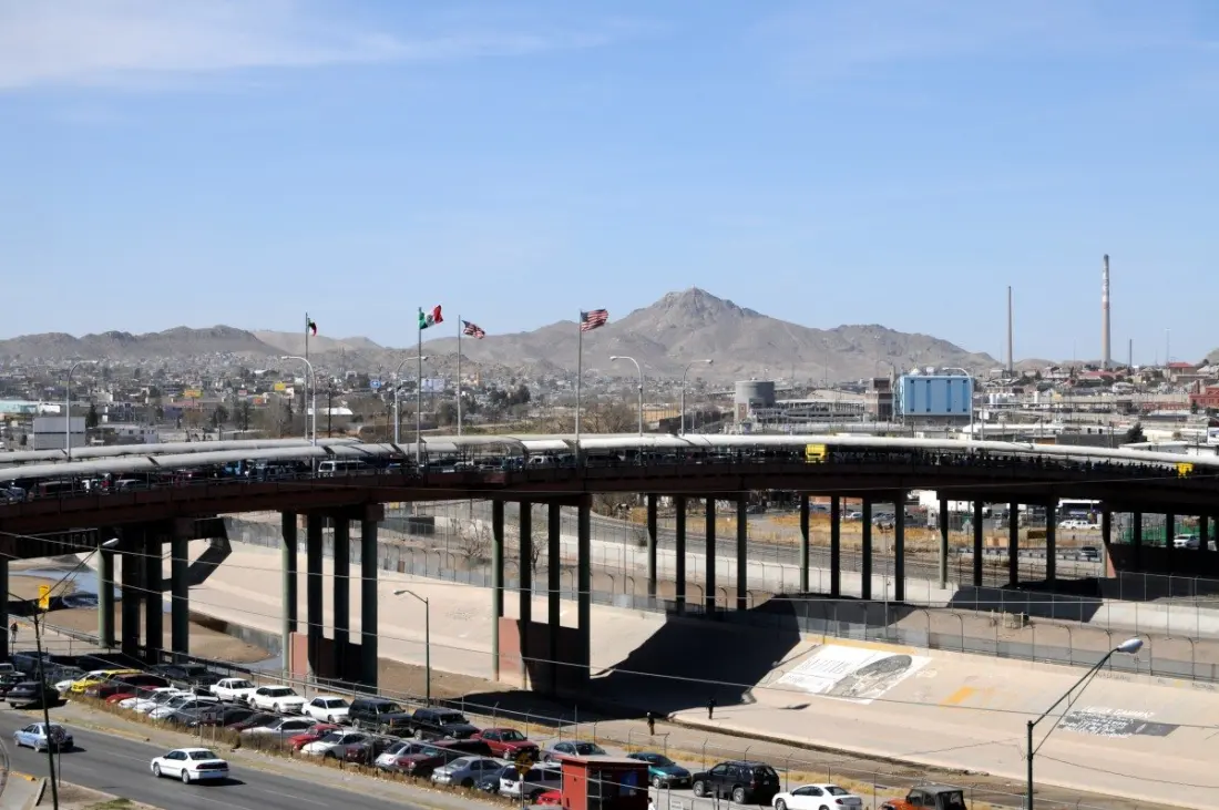 Driving a Foreign-Plated Car Into Mexico: The Permit Rules Explained