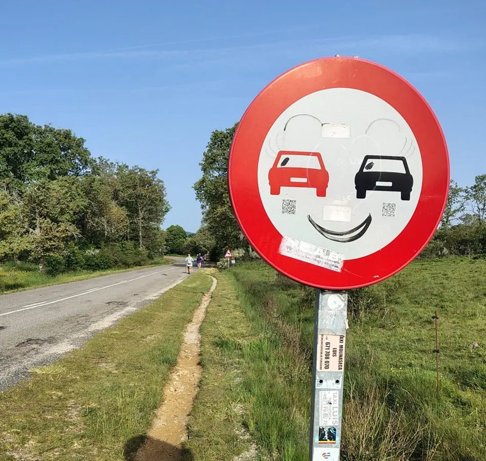 A Day of Small Kindnesses on the Camino de Santiago, from El Ganso to Foncebadón
