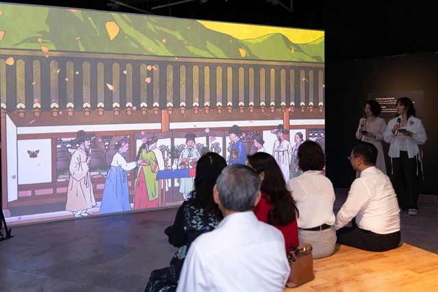 Korean folk paintings come alive in digital exhibition at Hà Nội's Museum of Ethnology