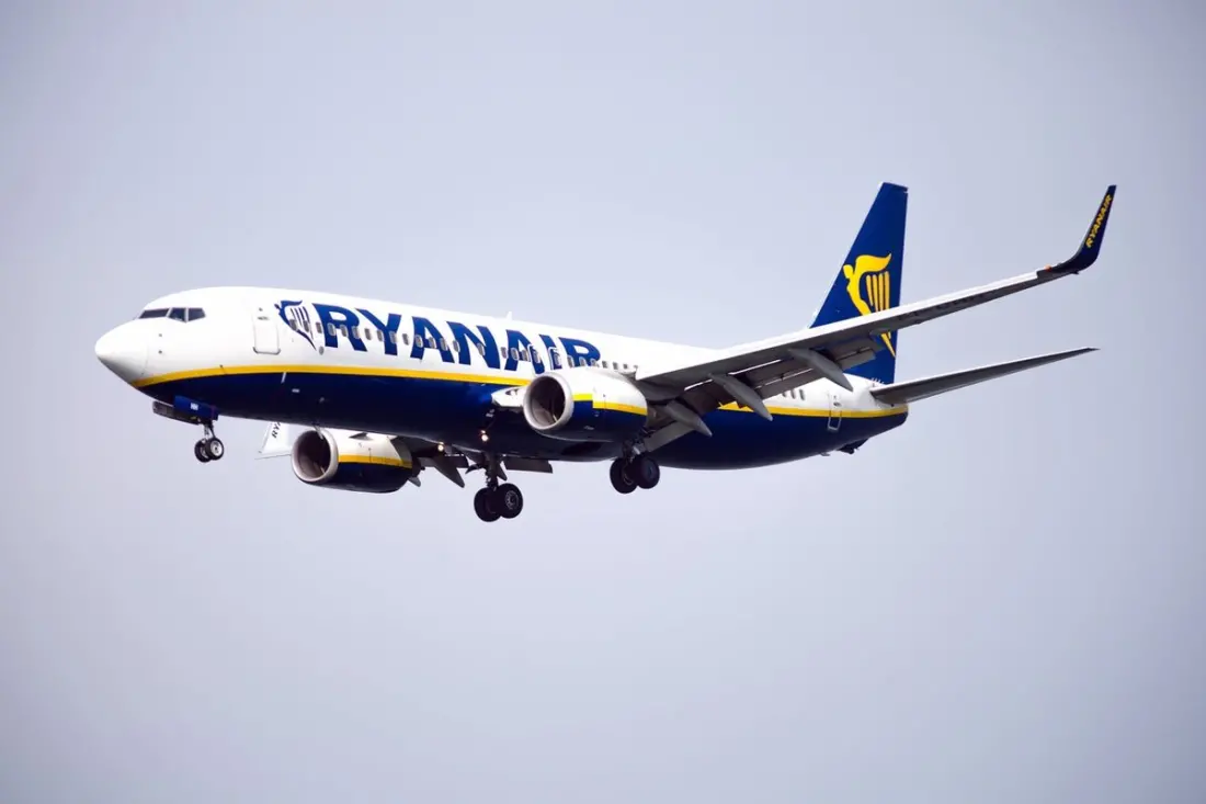 Ryanair Porto-Dublin flight U-turns after false security alert triggers hijack code