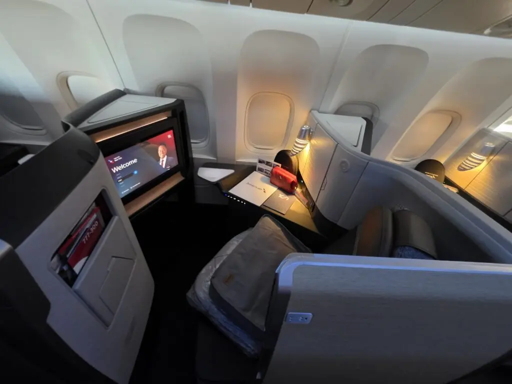 American Airlines is selling cheap first class upgrades minutes before boarding — and elites keep getting jumped