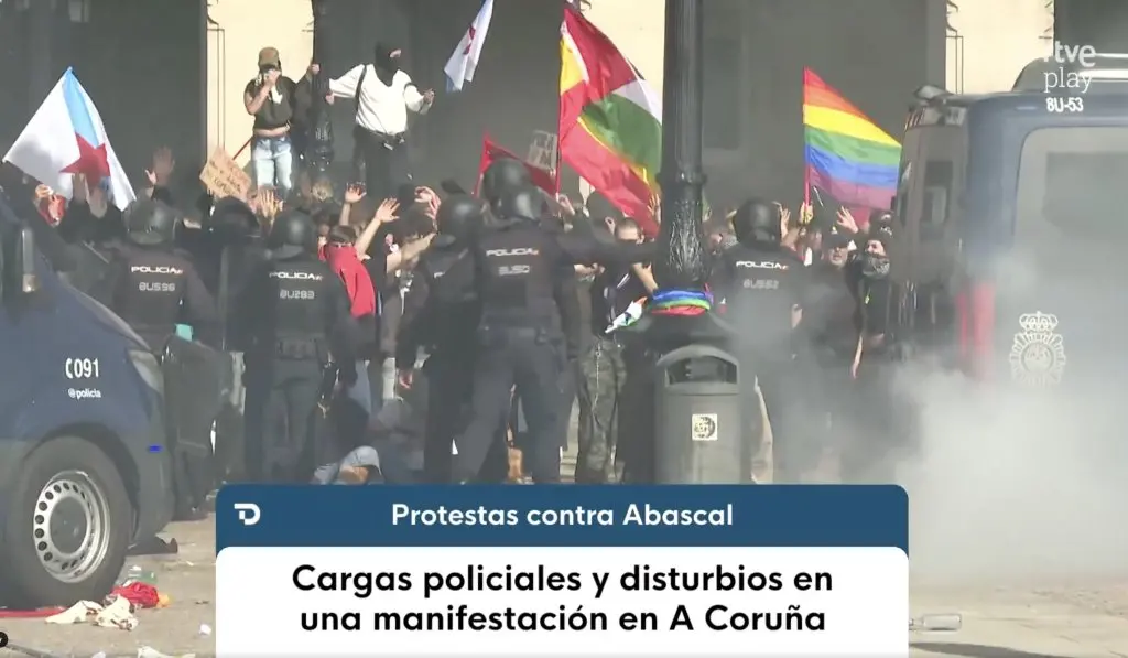 Protests and street fires disrupt A Coruña after far-right Vox rally in Galicia