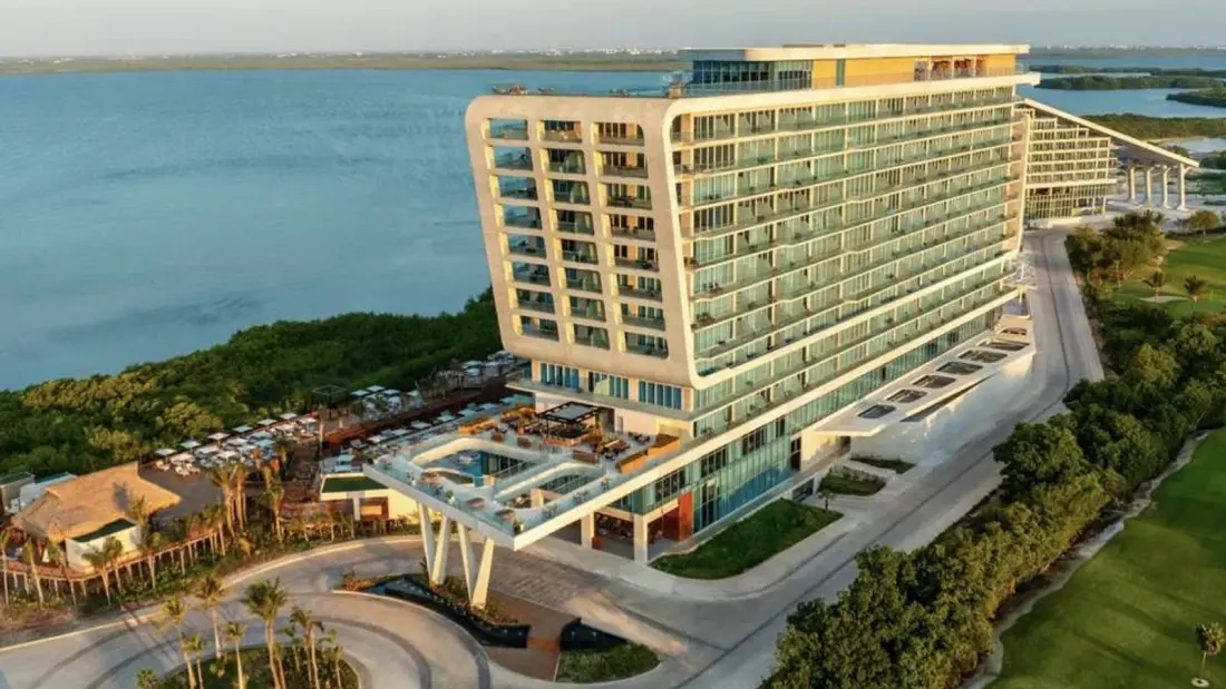 Mondrian Cancun Opens With 400 Rooms, 10 Restaurants and a Rooftop Pool