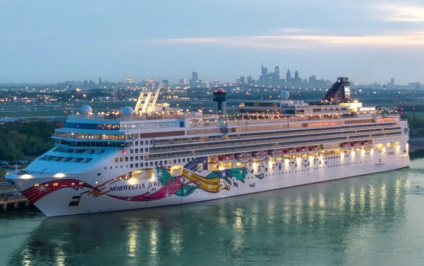 Norwegian Jewel Brings Fall Foliage Cruises to Philadelphia — With a Brand-New Terminal to Boot