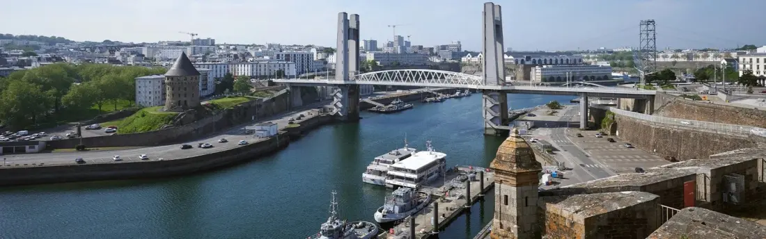 Brest: Brittany's naval city with a castle, a cable car and a beach at the end of the bus line