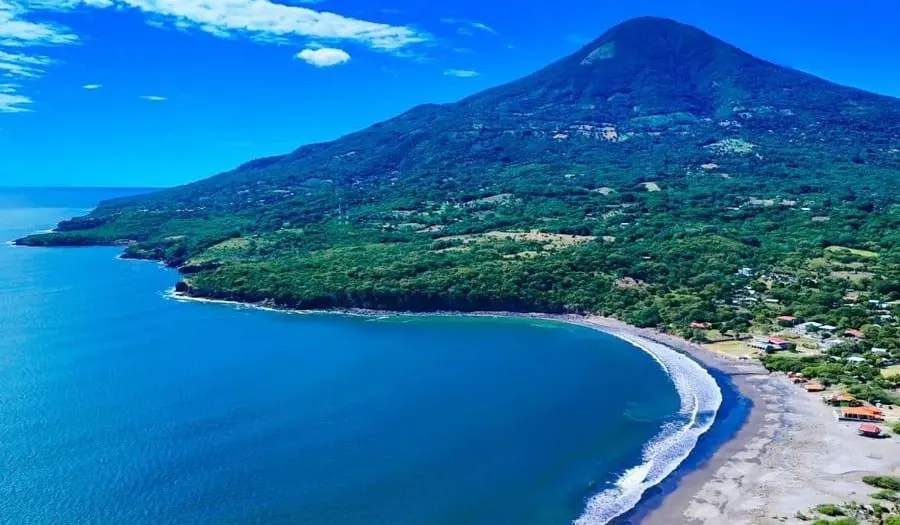 Conchagua Volcano: El Salvador's Quiet Giant With Three-Country Gulf Views