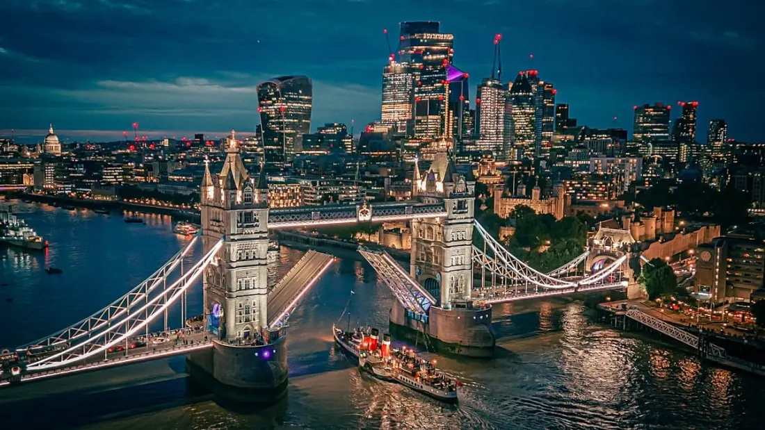 The Waverley turns 80: sail the Thames on the world's last seagoing paddle steamer