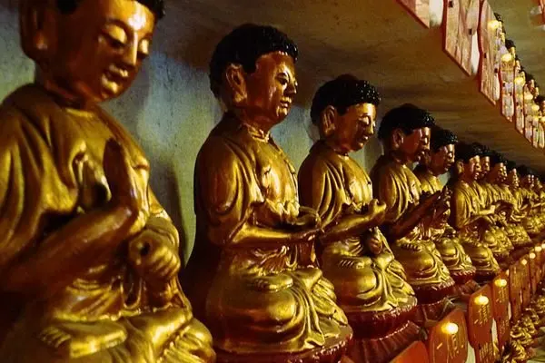 Hong Kong's Ten Thousand Buddhas: 12,000 Statues, 400 Stairs and One Mummified Monk