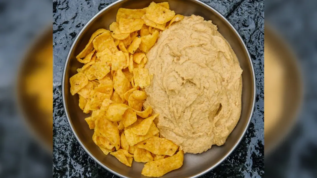 Trail Lunch Upgrade: A Three-Minute Spicy Hummus You Pack Dry and Eat With Chips