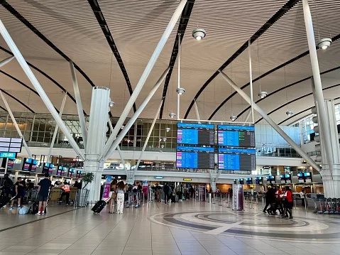 Fake Uber drivers at Cape Town airport are overcharging tourists - here's how not to get caught