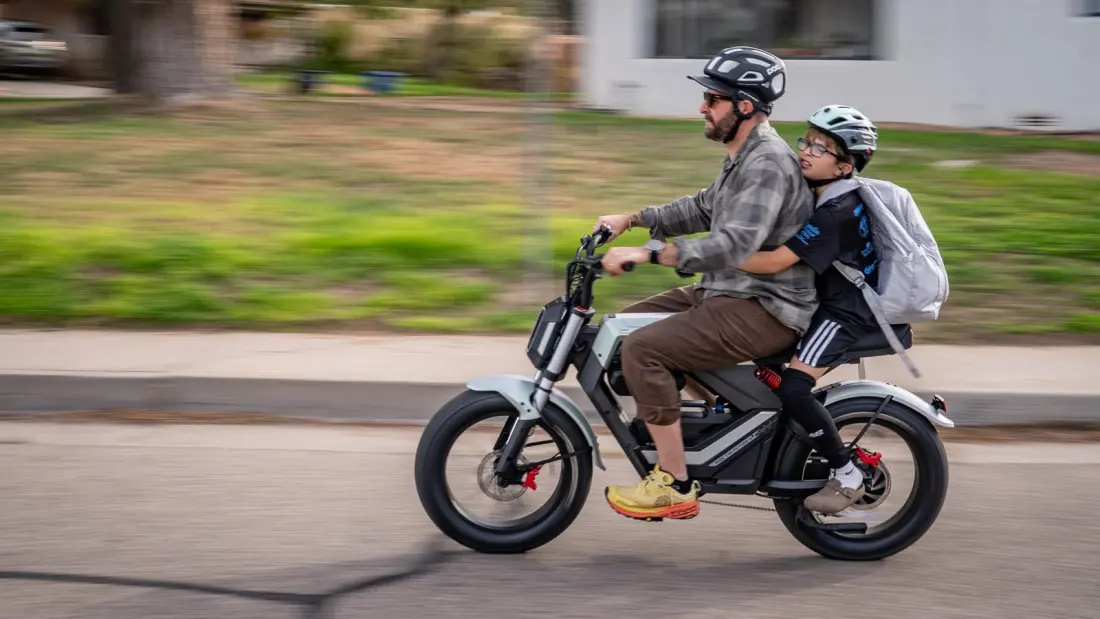 This Dad Swapped His Minivan for an E-Bike to Ferry His Kids—and It Actually Worked