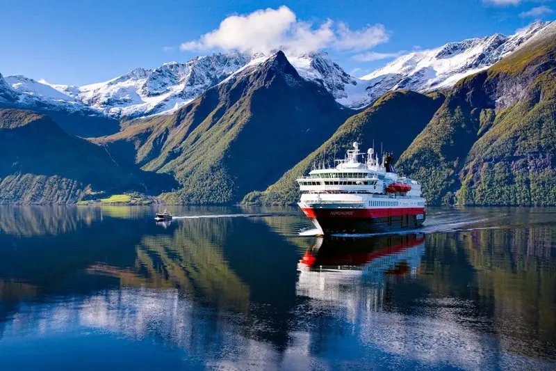 Hurtigruten's Loyalty Month Stacks Extra Discounts on Norway Sailings Through 2029