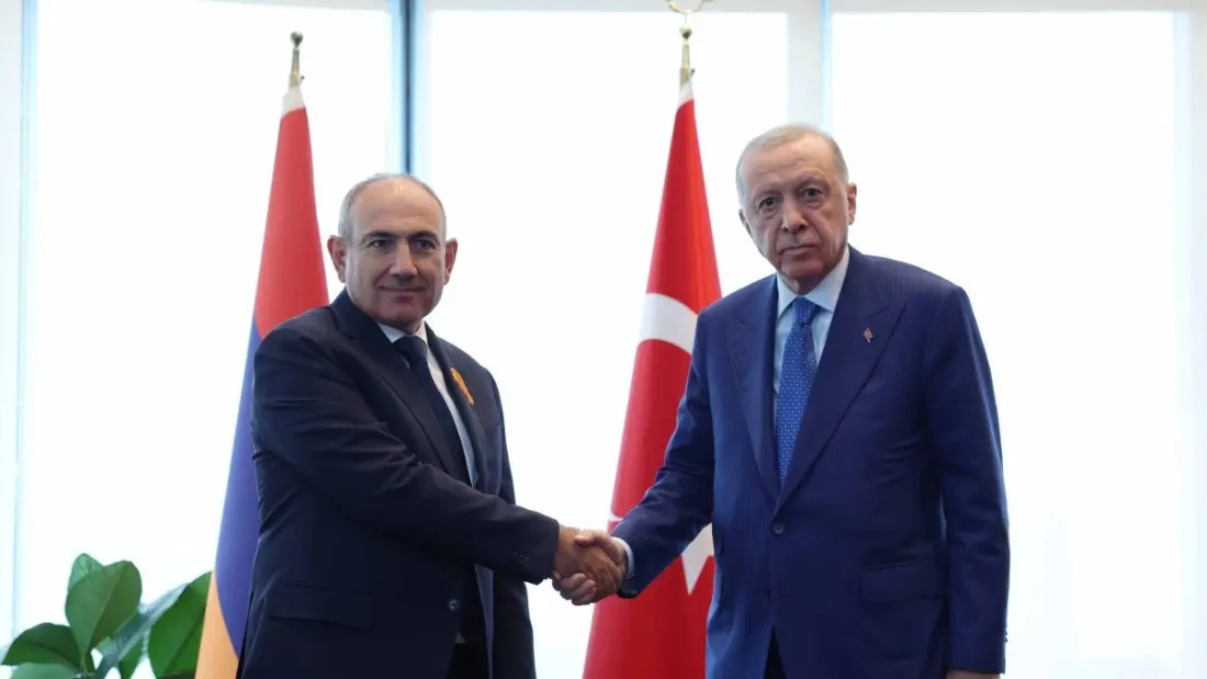Türkiye and Armenia inch closer to normalising ties after Erdoğan-Pashinyan meeting