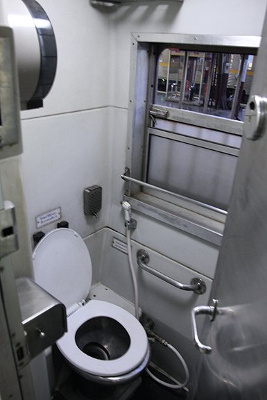 Bum Guns 101: How to Use Southeast Asia's Hand-Held Bidet Sprayers Without Making a Mess