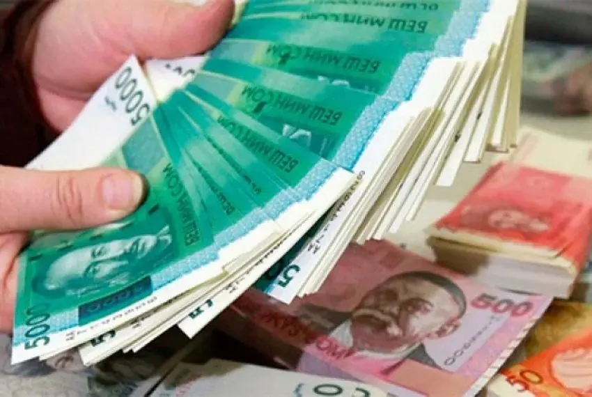 Kyrgyzstan's cash piles keep growing: 293 billion soms now sit outside the banks