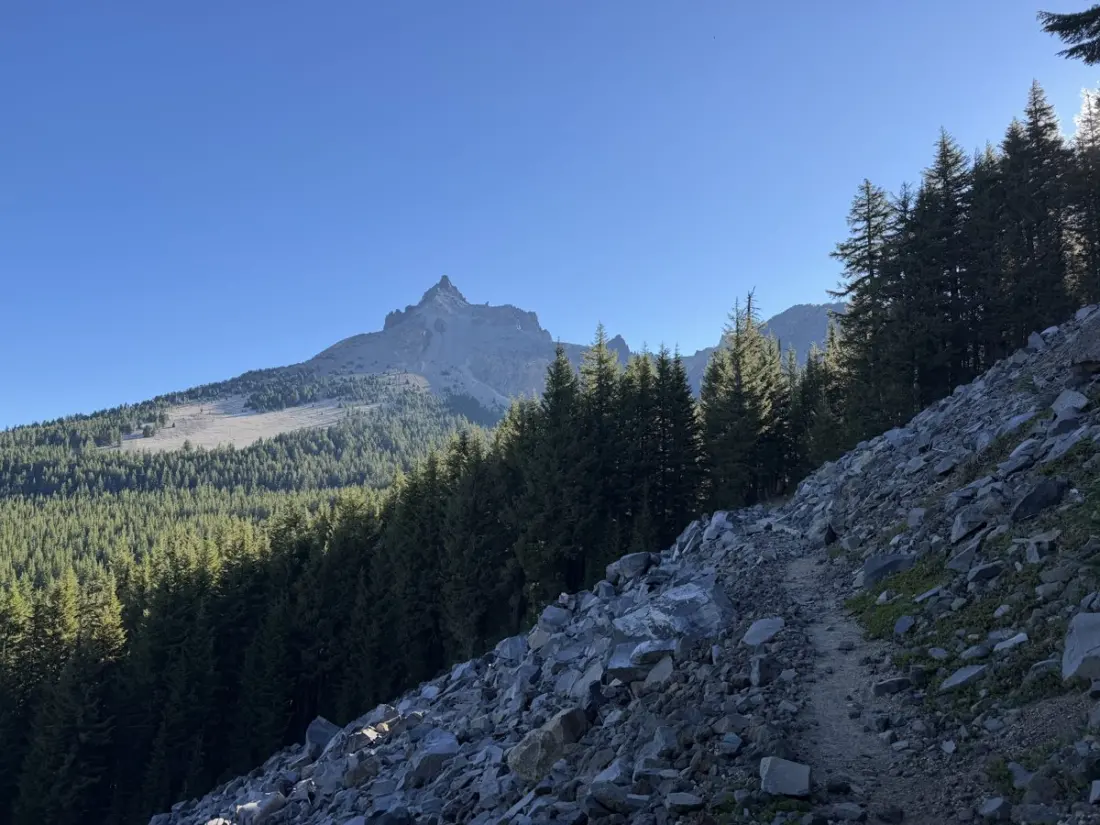 On Foot Through Oregon: A PCT Hiker's Trail Diary from Crater Lake to Bend