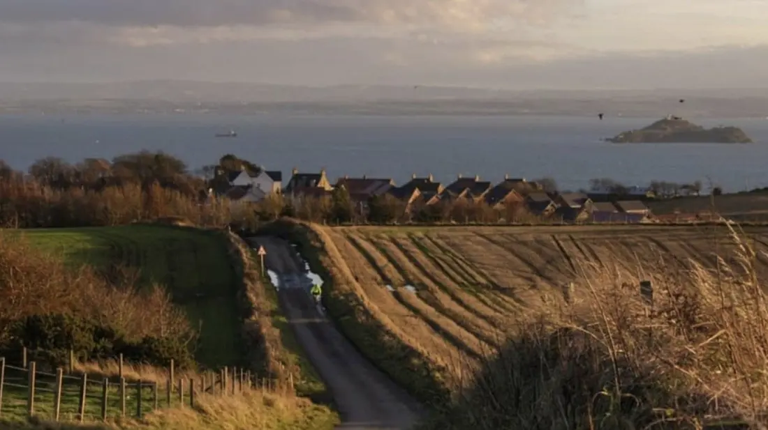 Kinghorn: Fife's Small Seaside Town With Big Beach and Loch Days