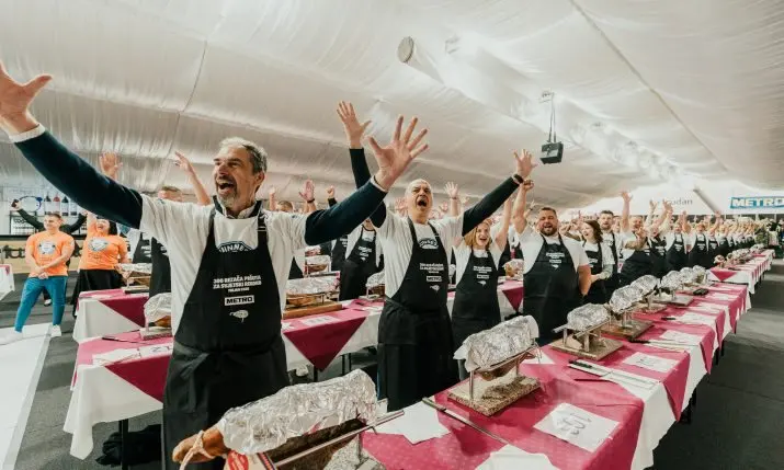 285 ham carvers just set a Guinness World Record in Istria's pršut capital