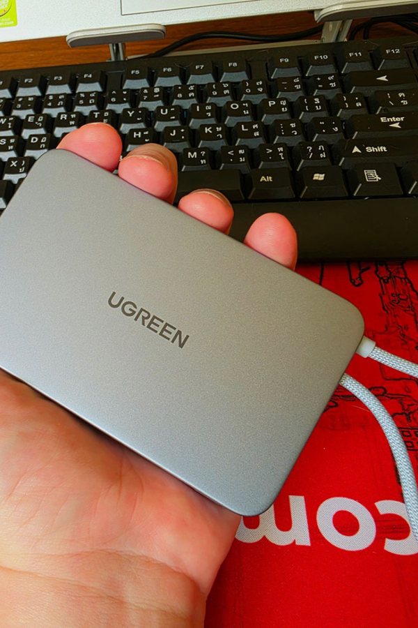 Ugreen's MagFlow Air powerbank packs travel charging into a 213g brick