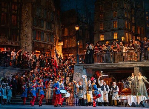 Cuenca's Independence Season Brings Opera, Parades and Ecuador's Best Pizza