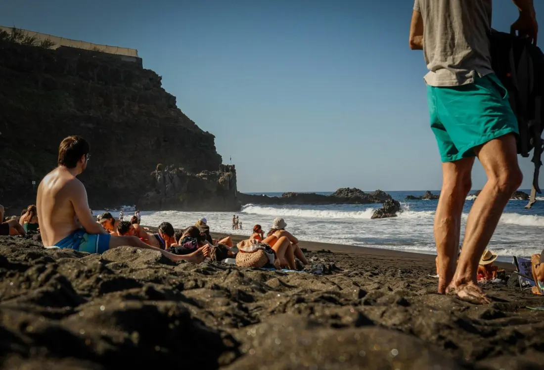 La Laguna beaches in Tenerife now smoke-free, with fines up to €3,000