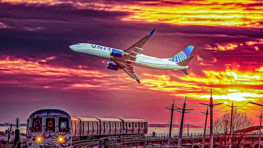 Passenger Trapped in United 737 MAX Lavatory Triggers Mid-Flight Emergency Descent