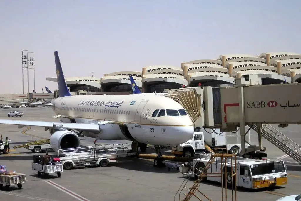 Houthi Strikes Disrupt Over a Quarter of Saudi Arabia's Flights