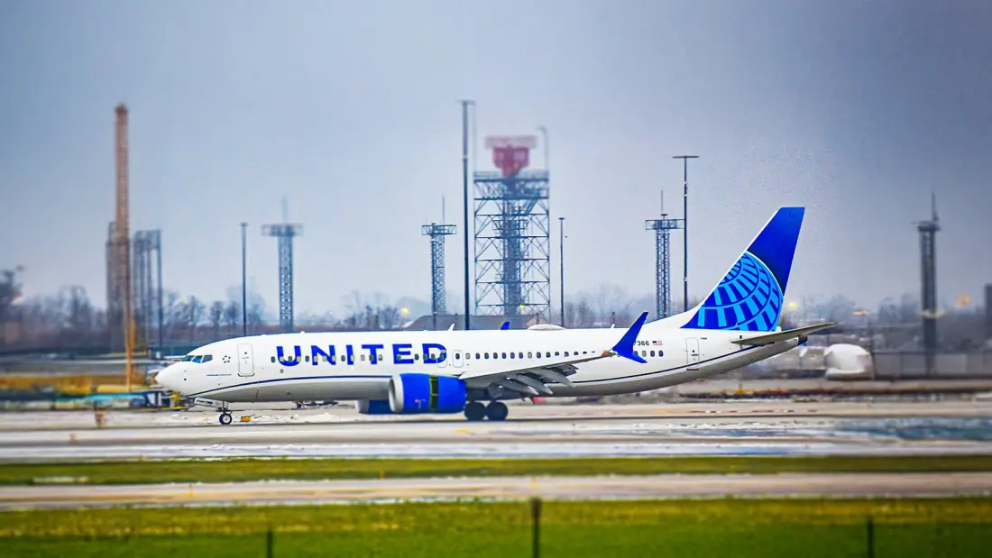 United's New Guam 737 MAX 8s Can Turn Economy Seats Into a Medevac Stretcher