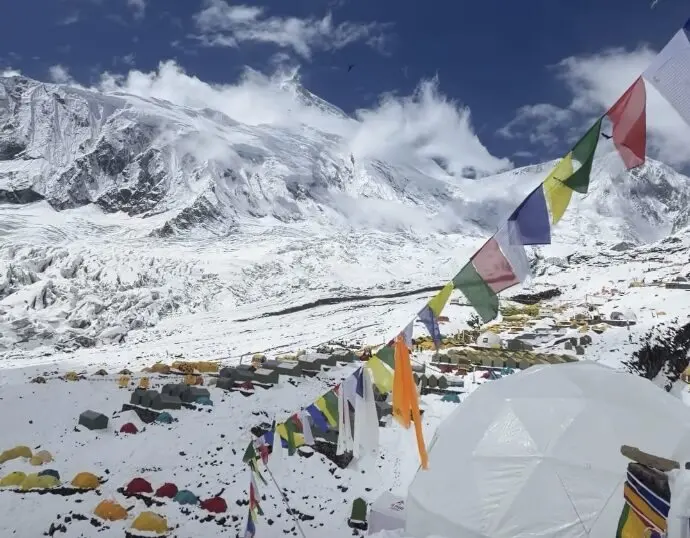 Manaslu's Autumn Season Called Off as Avalanche Risk and a Incoming Cyclone Force Everyone Off the Mountain