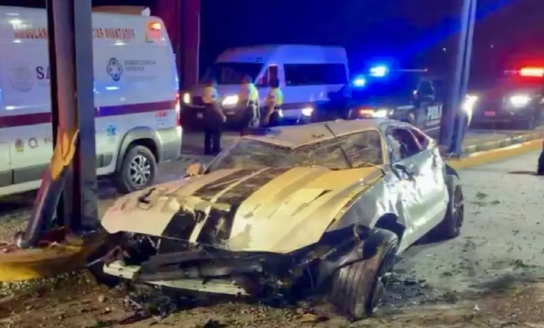 Speeding car flattens surveillance tower at Playa del Carmen highway checkpoint