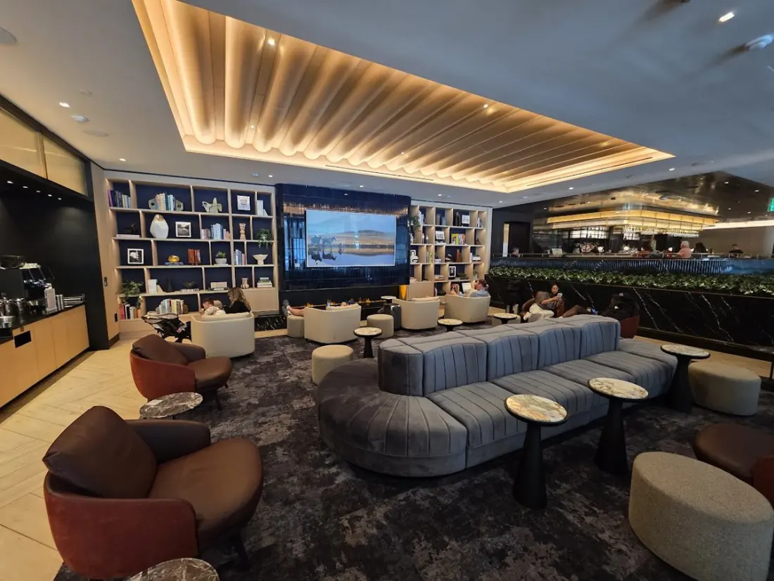 Chase's Dallas Fort Worth Lounge Is Winning the Airport Food Game