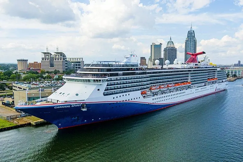 Hurricane Trudy Leaves Carnival Spirit With One Port Call Left on 15-Night Repositioning Cruise