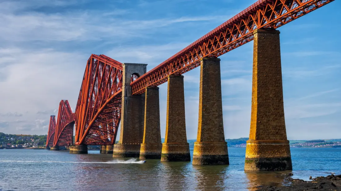 South Queensferry: The Seaside Day Trip With Three Bridges and Fresh Oysters, 20 Minutes From Edinburgh