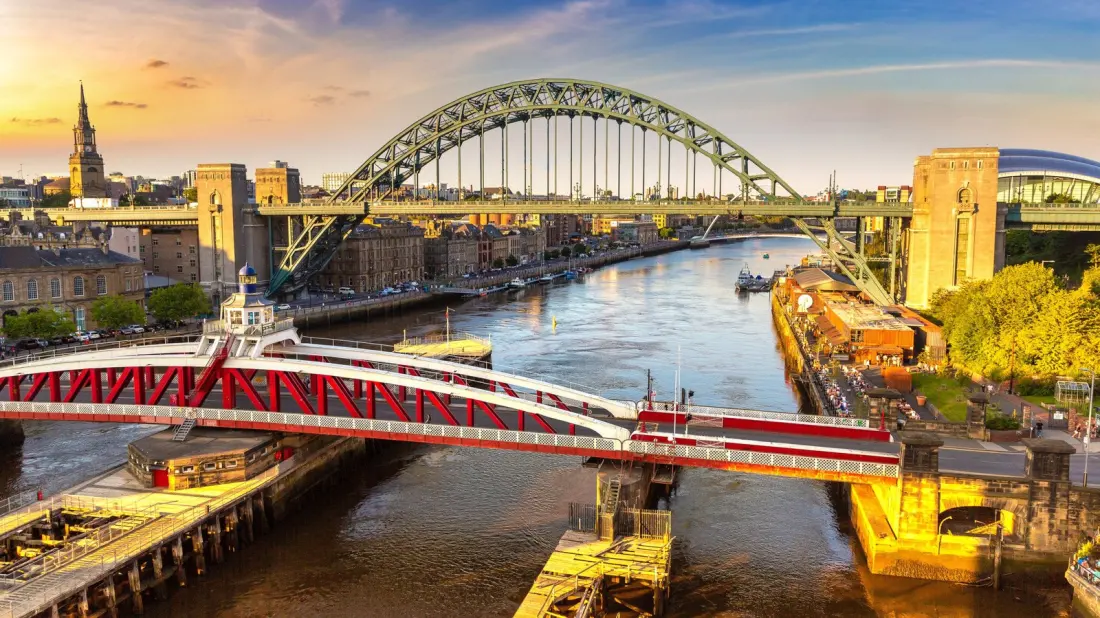 Newcastle and Gateshead Quayside: A Riverside Walk Through Six Centuries of Bridges and Art