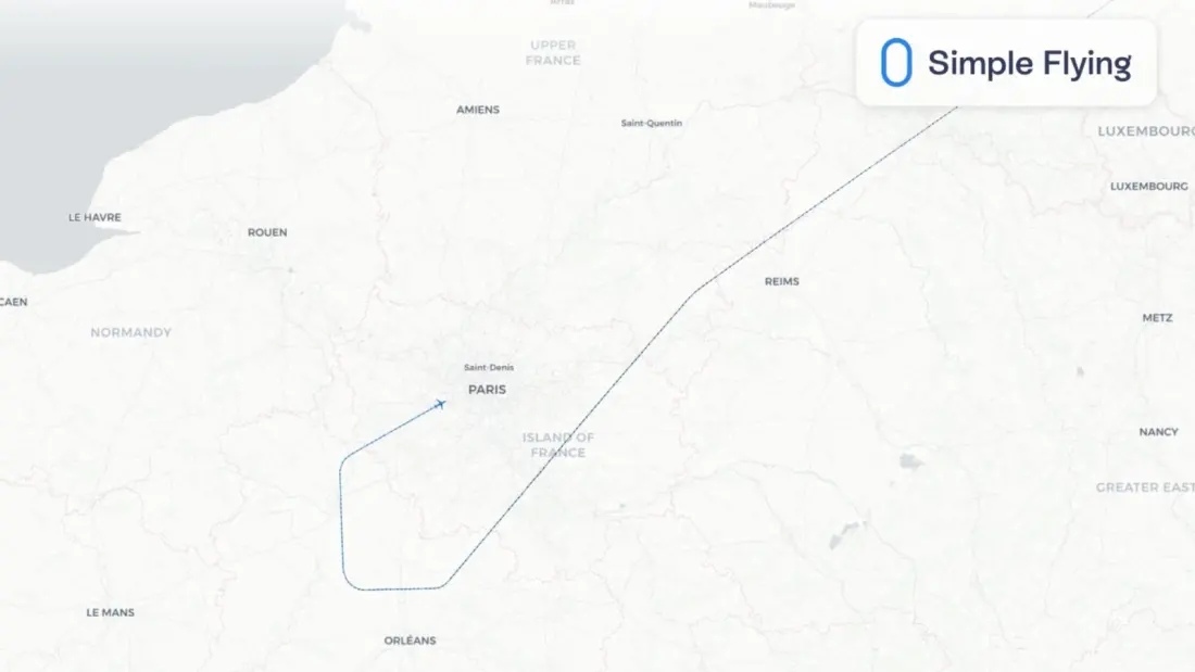 Smoke Over France: What a Flight Tracker Really Shows During an Emergency Diversion