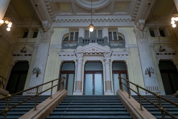 Budapest's Exchange Palace: Stock Exchange, TV HQ, Blade Runner Backdrop