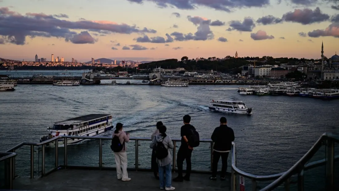 Türkiye's Tourism Revenues Hit Records Even as Visitor Numbers Dip