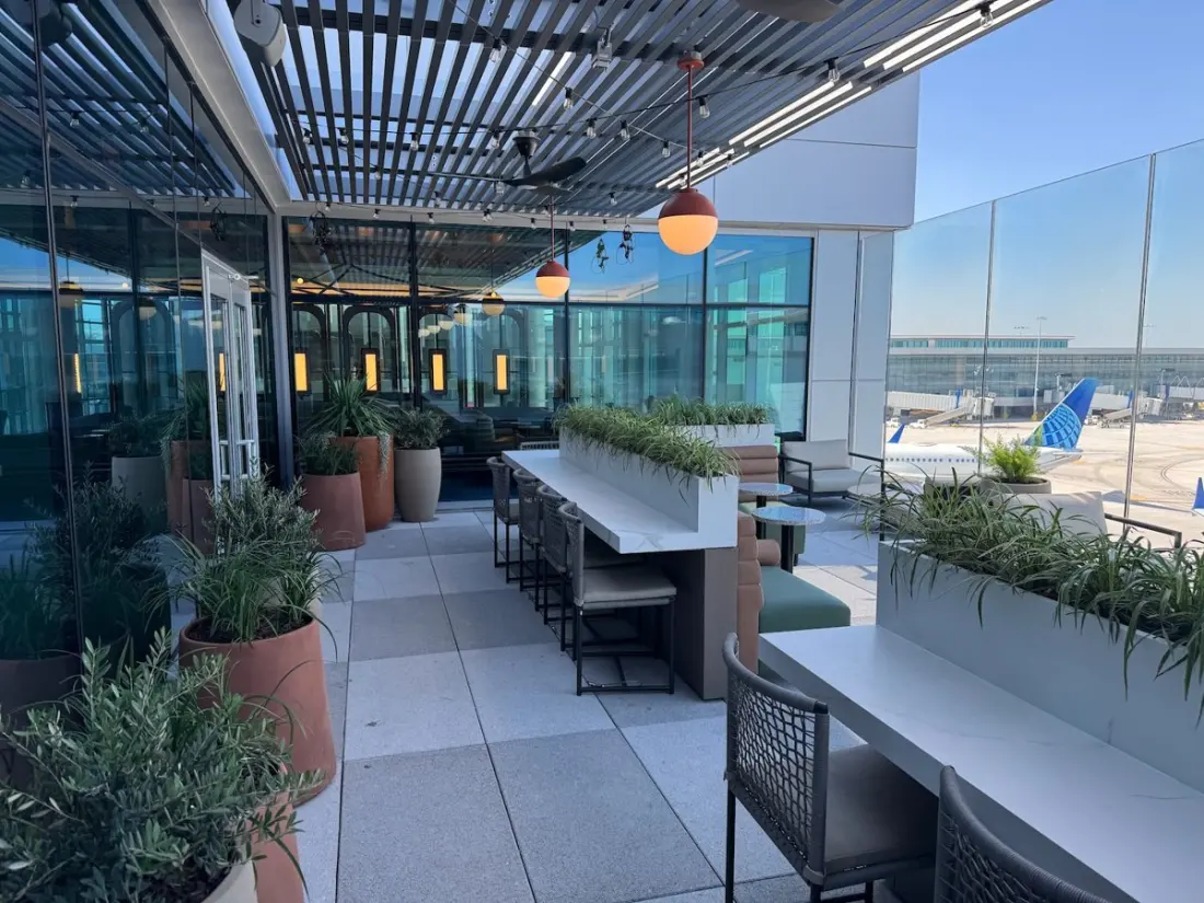 United Just Opened the World's Largest United Club in Houston — and It Actually Feels Premium