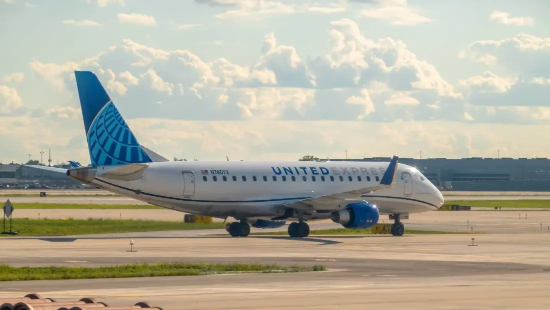 United Express Flight Returns to Houston After Cockpit Windshield Shatters Moments After Takeoff