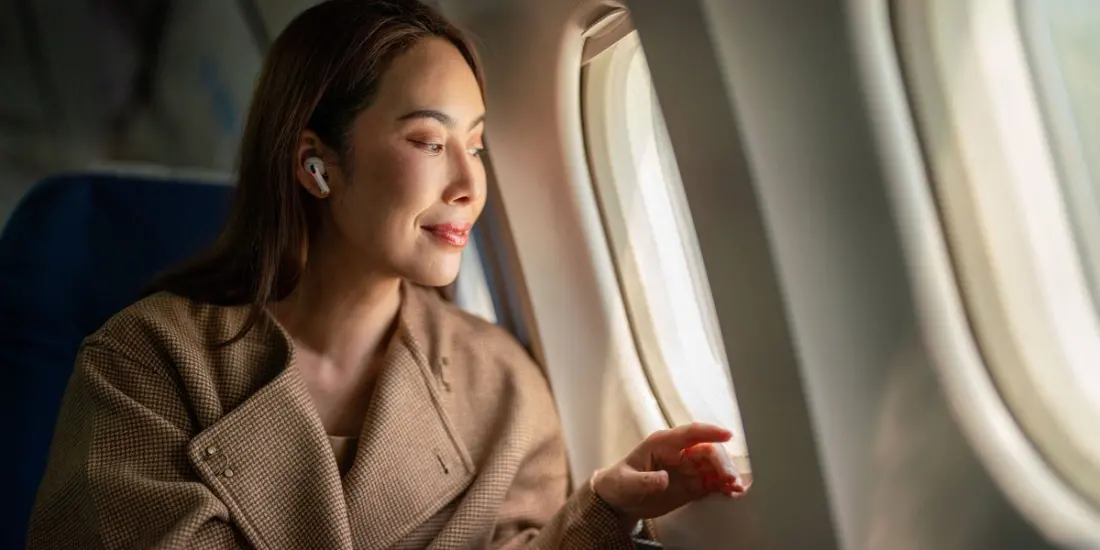 What a 10-Hour Flight Really Does to Your Body, According to a Stanford ER Doctor
