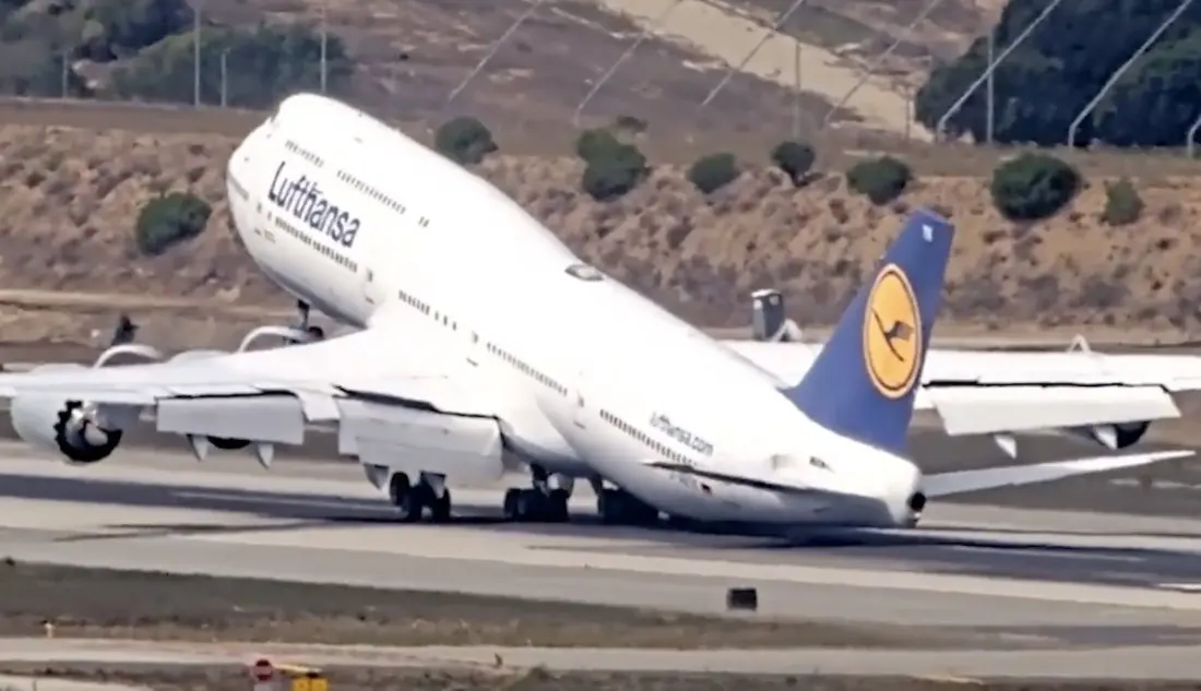 Lufthansa 747 pulls off dramatic last-second aborted landing at LAX