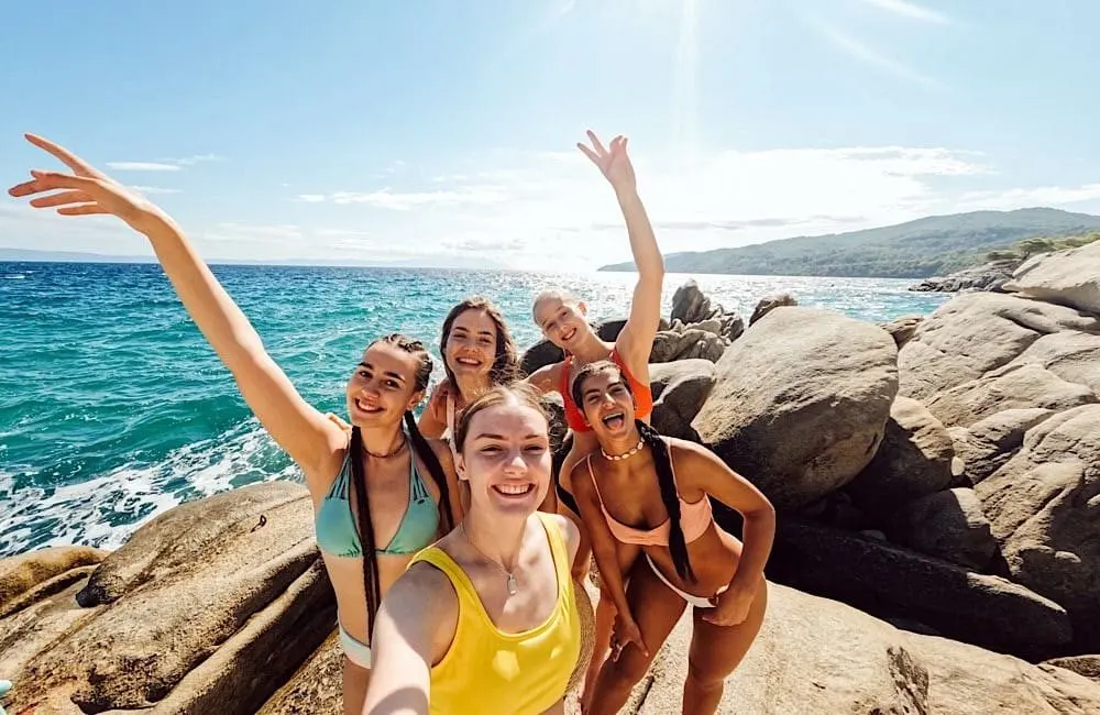 Smartraveller's new TravelSmarts tool preps first-time Aussie travellers for Schoolies overseas