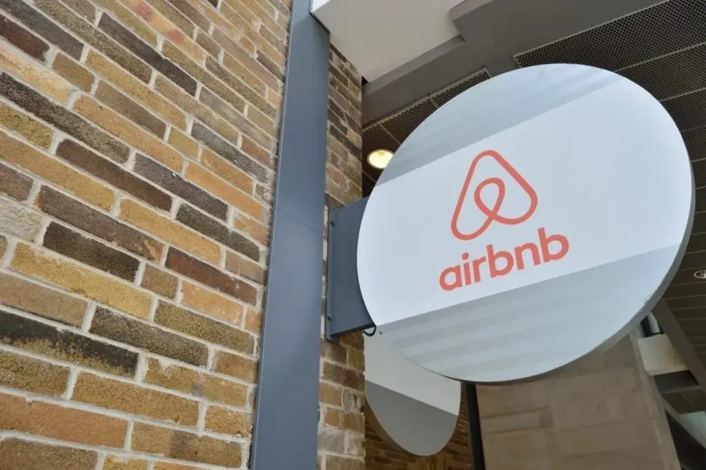 Airbnb Review Disputes Leave Hosts and Guests Both Frustrated