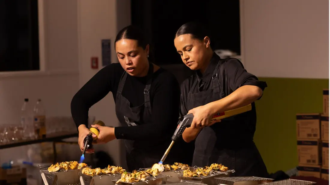 MasterChef-winning sisters are telling Maori stories through underground cooking