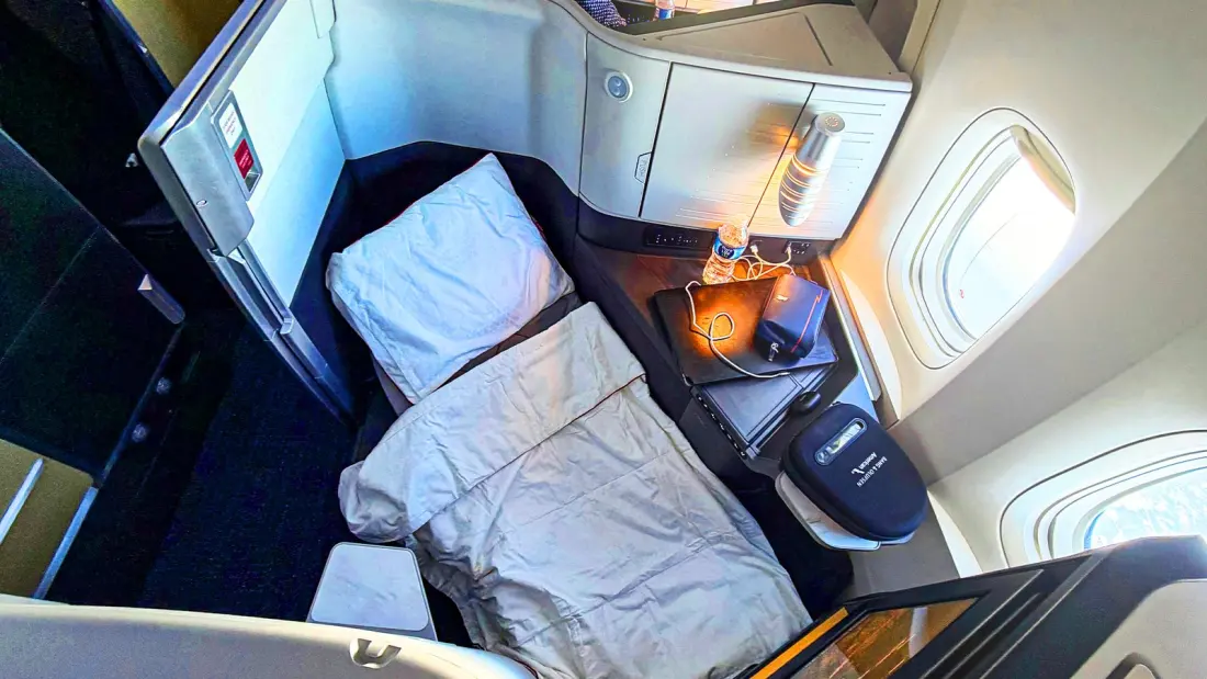 Same Seat, Very Different Cabins: American's Flagship Suite vs United's Polaris Studio