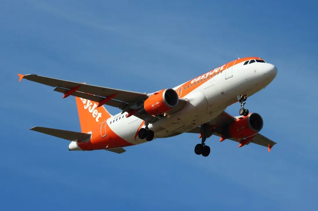 Bird strike diverts easyJet Glasgow flight to Liverpool, passengers finish trip by coach
