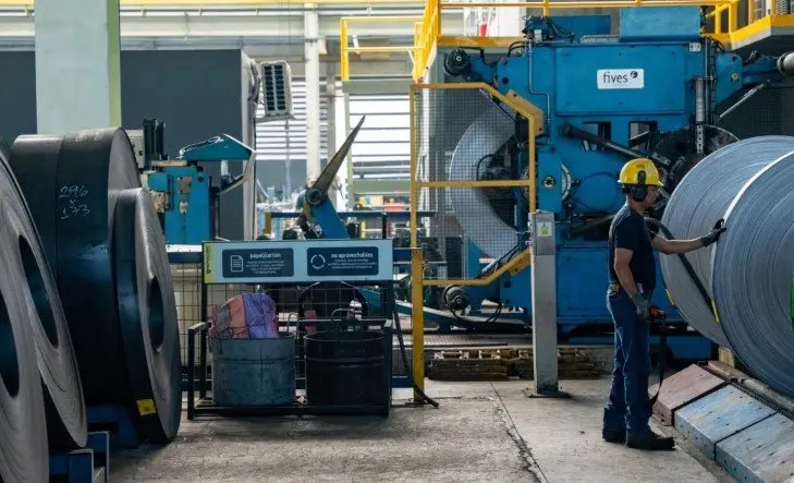 Ecuador extends power cuts to three days a week as businesses push back